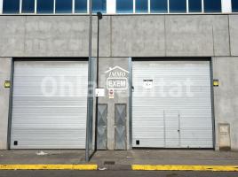 Industrial, 900 m², almost new