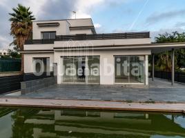 Casa (unifamiliar aislada), 407 m², seminuevo, Zona