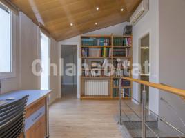 Alquiler dúplex, 135 m², cerca de bus y tren, Calle de Sant Antoni Maria Claret