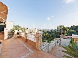 Houses (villa / tower), 133 m², Calle de les Orioles