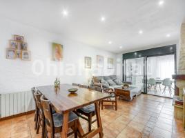 Houses (terraced house), 181 m², almost new, Calle Figueres, 5