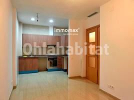 Piso, 77 m², seminuevo, Zona