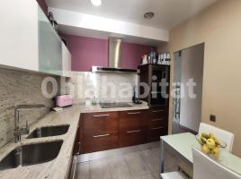 For rent flat, 148 m², near bus and train