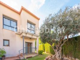 Houses (terraced house), 164 m², near bus and train, almost new, Residencial