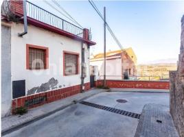 Houses (detached house), 183 m², near bus and train