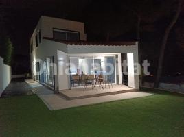 Casa (unifamiliar aïllada), 240 m², prop de bus i tren, seminou, Castelloli