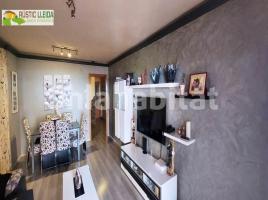 Piso, 107 m², cerca de bus y tren, seminuevo