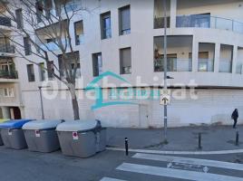 Local comercial, 760 m², La Plana - Montesa