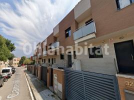 Houses (terraced house), 123 m², near bus and train, almost new