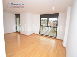 Piso, 72 m², cerca de bus y tren, seminuevo