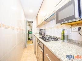 Piso, 54 m², cerca de bus y tren