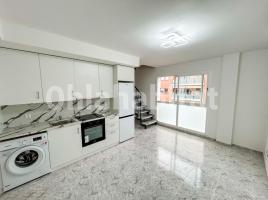 Apartamento, 53 m², cerca de bus y tren, seminuevo