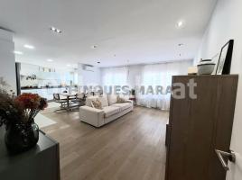 Attic, 91 m², near bus and train, Plaza catalunya