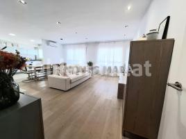 Attic, 91 m², near bus and train, Plaza catalunya