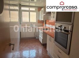 Flat, 79 m², near bus and train