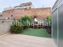 Houses (terraced house), 211 m², near bus and train, almost new