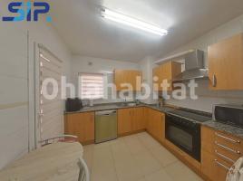 Piso, 110 m², cerca de bus y tren, seminuevo, La Girada