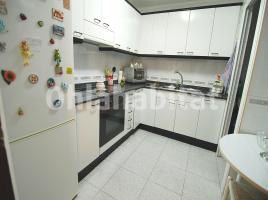 Piso, 71 m², cerca de bus y tren, Llefia