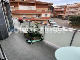 Piso, 84 m², cerca de bus y tren