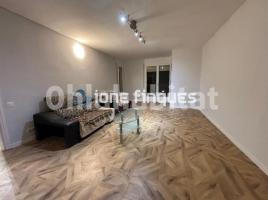 Piso, 85 m², cerca de bus y tren