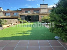 Houses (villa / tower), 266 m², almost new, Calle Major