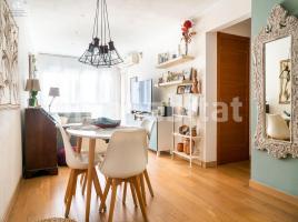 Flat, 91 m², near bus and train