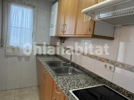 Alquiler piso, 67 m², cerca de bus y tren, seminuevo