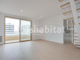 Attic, 110 m², almost new, Zona