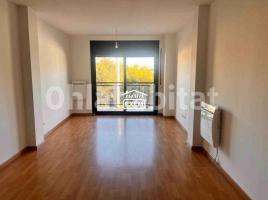 Flat, 86 m², almost new