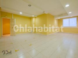 , 919 m², près de bus et de train, Calle de Francesc Tàrrega, 6