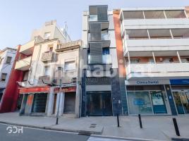 Local comercial, 107 m², prop de bus i tren, Calle de Joaquim Rubió i Ors, 109