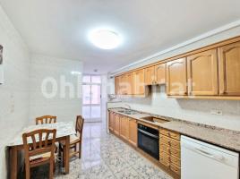 Piso, 110 m², cerca de bus y tren, Calle del Conflent