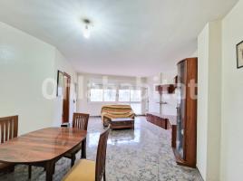 Piso, 110 m², cerca de bus y tren, Calle del Conflent