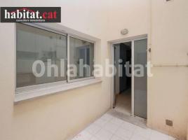 Piso, 99 m², cerca de bus y tren, seminuevo