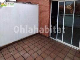 Flat, 116 m², near bus and train, almost new