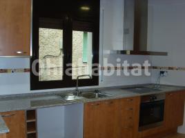 Casa (unifamiliar adosada), 242 m², cerca de bus y tren, seminuevo