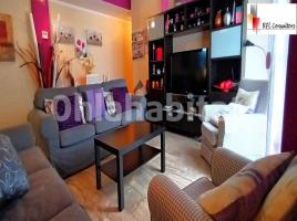 Apartament, 74 m², près de bus et de train, presque neuf