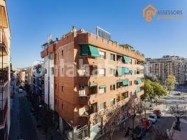 Piso, 83 m², cerca de bus y tren, JUNTO MERIDIANA