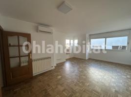 Lloguer pis, 105 m², prop de bus i tren, Calle de Picañol