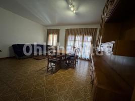 For rent flat, 87 m², near bus and train