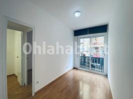 Louer pis, 53 m², près de bus et de métro