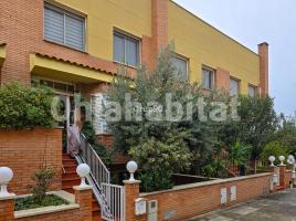 Houses (terraced house), 235 m², near bus and train