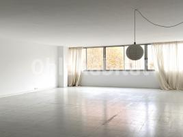 Louer loft, 150 m², près de bus et de train, El Parc i la Llacuna del Poblenou