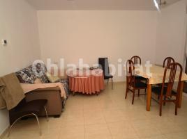 Piso, 71 m², cerca de bus y tren, seminuevo