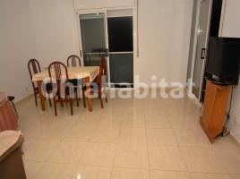 Piso, 71 m², cerca de bus y tren, seminuevo