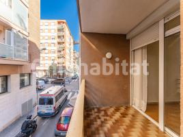 Piso, 99 m², cerca de bus y tren, Niloga