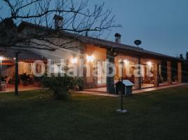 Casa (masia), 1182 m², prop de bus i tren