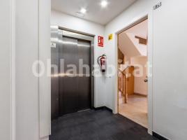 Attic, 140 m², near bus and train, almost new, Calle de Pau Claris