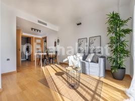 Flat, 71 m², near bus and train, almost new, Calle Tres