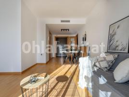 Flat, 71 m², near bus and train, almost new, Calle Tres